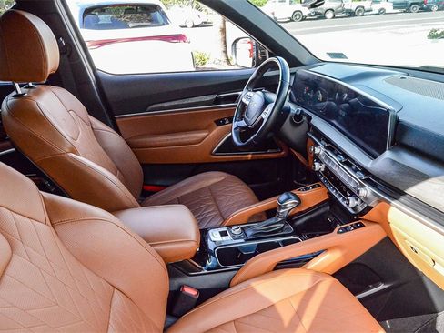 Used 2023 Kia Telluride EX X-Line image 17