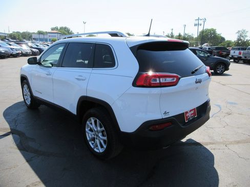 Used 2016 Jeep Cherokee Latitude w/ Comfort/Convenience Group FWD image 10