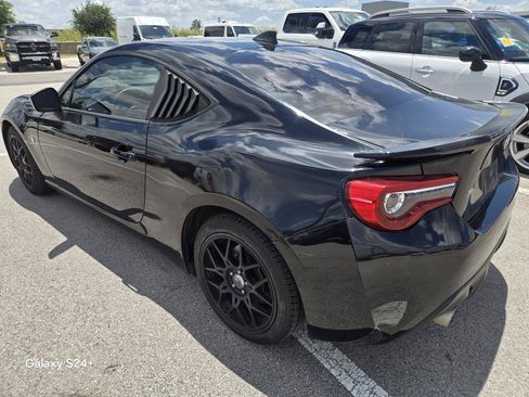 Used 2017 Toyota 86 RWD image 6