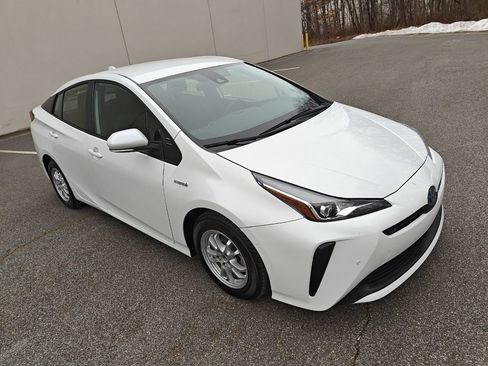 Used 2021 Toyota Prius LE image 26