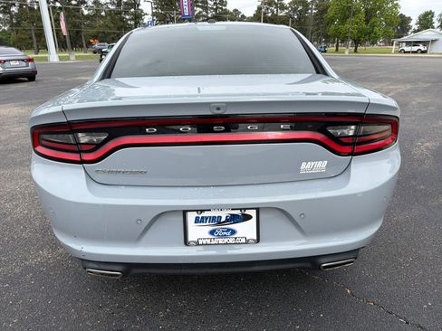 Used 2022 Dodge Charger SXT w/ Leather Interior Group RWD image 8