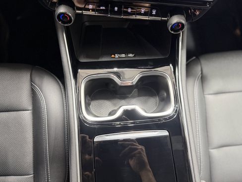 Used 2024 Chevrolet Traverse LT w/ Trailering Package image 19