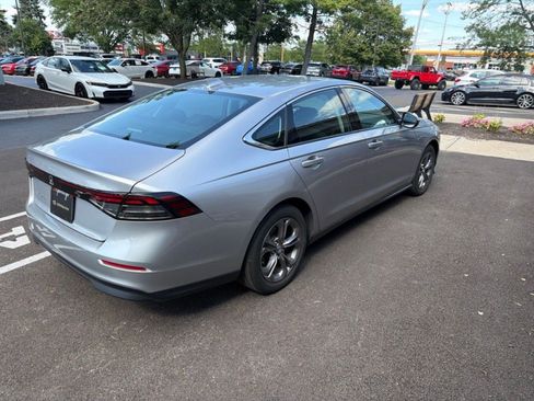 Used 2023 Honda Accord EX image 10