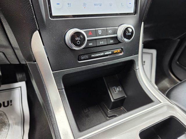 Certified 2024 Ford Edge SEL w/ Convenience Package AWD/4WD image 12