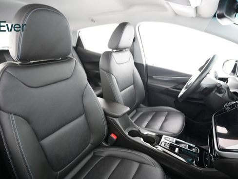 Used 2023 Chevrolet Bolt LT w/ Infotainment Package FWD image 23