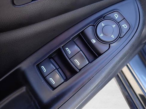 Used 2018 Chevrolet Volt LT w/ Comfort Package FWD image 12