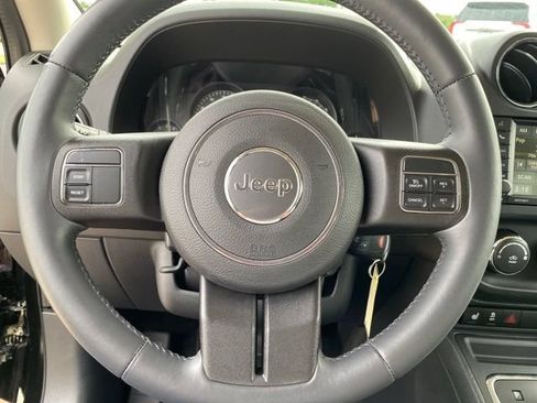 Used 2015 Jeep Patriot High Altitude AWD/4WD image 19