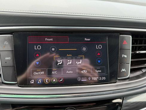 Used 2022 Buick Enclave Premium AWD/4WD image 35