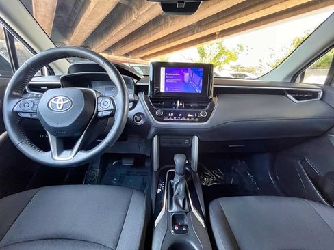 Used 2023 Toyota Corolla Cross LE AWD/4WD image 16
