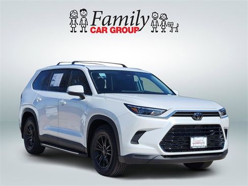 New 2026 Toyota Grand Highlander XLE image 2