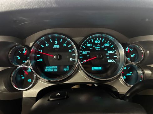 Used 2011 Chevrolet Silverado 1500 LT w/ All-Star Edition AWD/4WD image 6