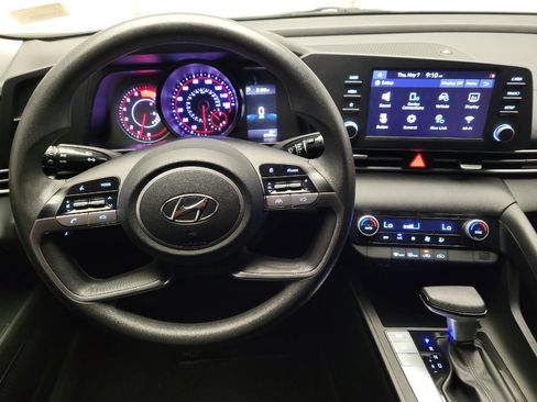 Used 2021 Hyundai Elantra SEL FWD image 22