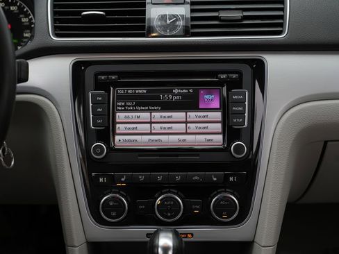 Used 2012 Volkswagen Passat 2.5 SE image 41