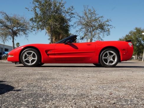 Used 2000 Chevrolet Corvette Convertible image 9