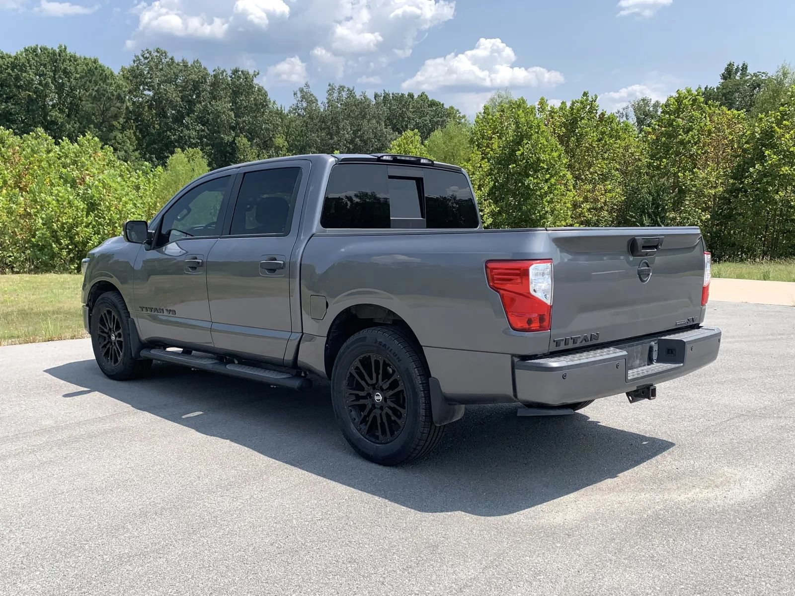 Used 2019 Nissan Titan SV w/ SV Convenience Package RWD image 5