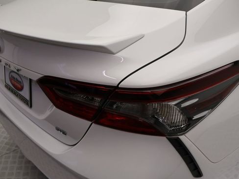 Used 2023 Toyota Camry SE FWD image 9