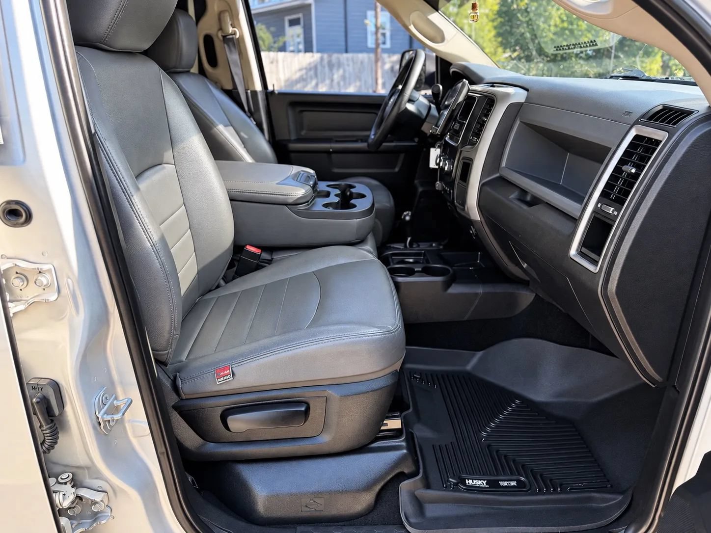 Used 2018 RAM 3500 Tradesman w/ Chrome Appearance Group AWD/4WD image 13