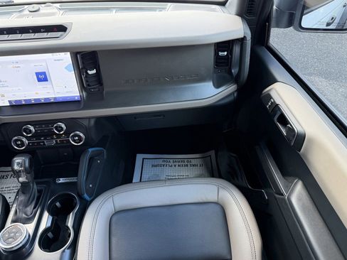 Used 2024 Ford Bronco Wildtrak AWD/4WD image 15