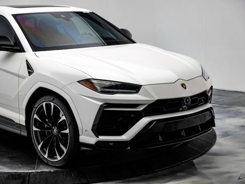 Used 2022 Lamborghini Urus image 26