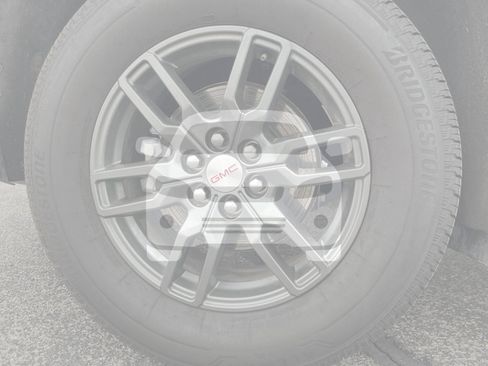 Used 2025 GMC Acadia Elevation image 11