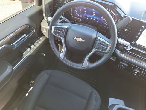 Used 2024 Chevrolet Silverado 2500 LT w/ Convenience Package image 15