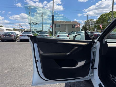 Used 2023 Tesla Model Y Long Range AWD/4WD image 9