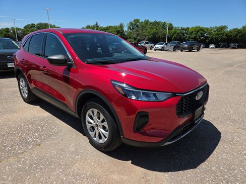 Used 2023 Ford Escape Active AWD/4WD image 6