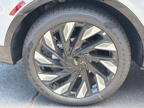New 2026 Lincoln Nautilus Reserve w/ Jet Appearance Package AWD/4WD image 18