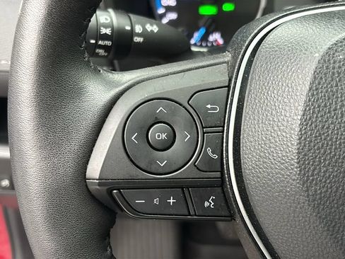 Used 2022 Toyota RAV4 XLE Premium AWD/4WD image 18