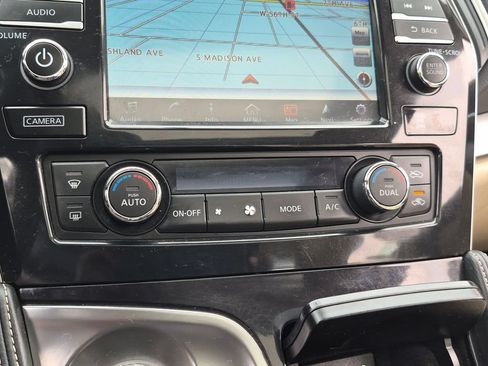 Used 2016 Nissan Maxima 3.5 SL FWD image 17