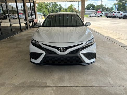 Used 2024 Toyota Camry SE FWD image 2