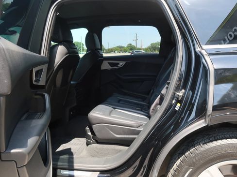 Used 2019 Audi Q7 2.0T Premium AWD/4WD image 19