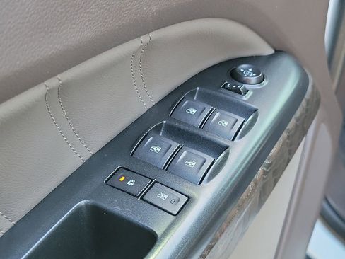 Used 2022 GMC Canyon Denali RWD image 19