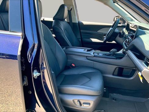 Used 2025 Toyota Grand Highlander AWD Hybrid image 8