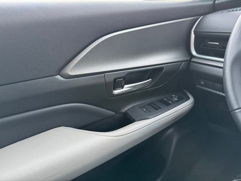 Certified 2025 Toyota Grand Highlander XLE image 34