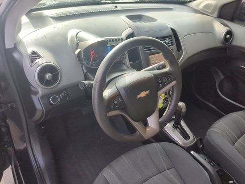 Used 2014 Chevrolet Sonic LT image 16