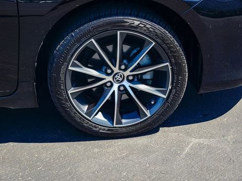 Used 2017 Toyota Camry XSE w/ Moonroof Package image 10