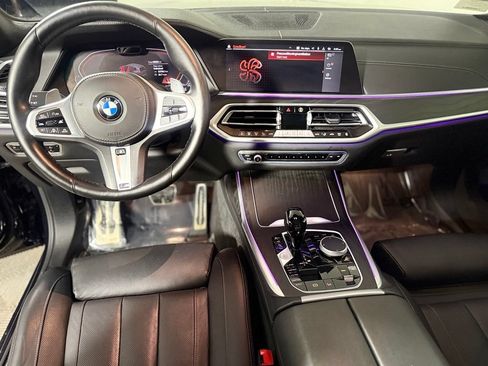 Used 2022 BMW X7 xDrive40i w/ M Sport Package AWD/4WD image 11