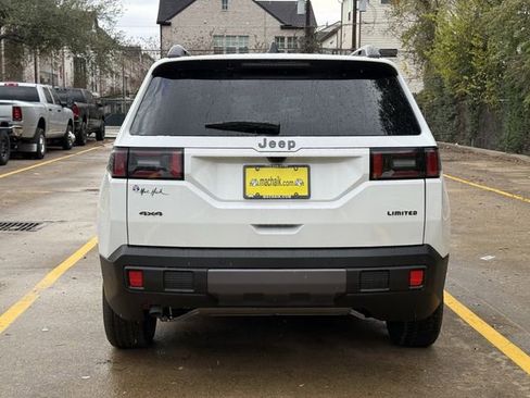 New 2026 Jeep Cherokee Laredo image 6