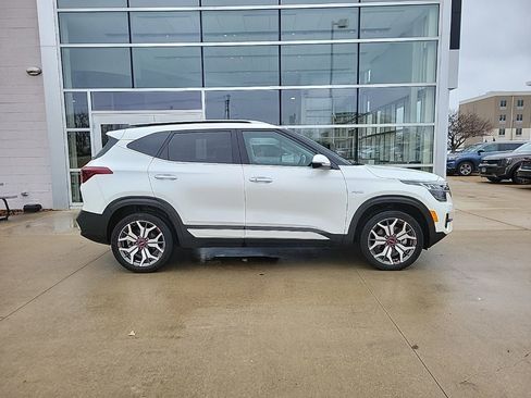 Used 2023 Kia Seltos SX image 4