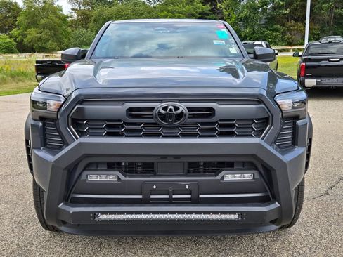 Used 2026 Toyota Tacoma TRD Off-Road AWD/4WD image 9