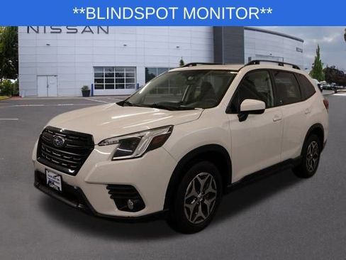 Used 2023 Subaru Forester Premium image 6