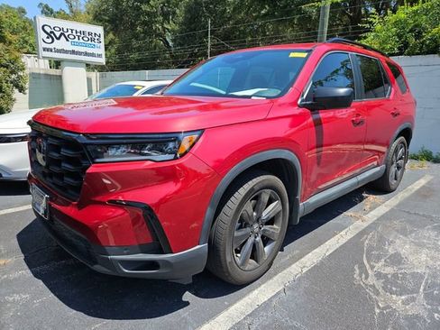Used 2025 Honda Pilot Sport image 2