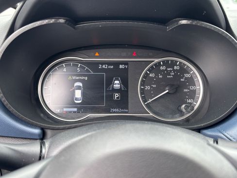 Used 2025 Nissan Versa SV FWD image 38