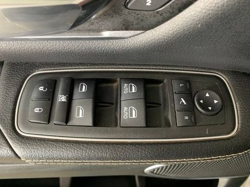 Used 2022 RAM 1500 Laramie AWD/4WD image 30