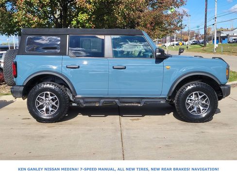 Used 2022 Ford Bronco Badlands image 2