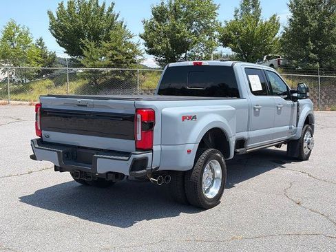 Certified 2025 Ford F450 Platinum w/ FX4 Off-Road Package AWD/4WD image 3