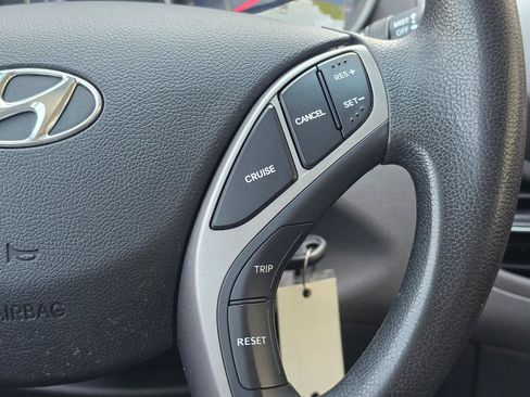 Used 2013 Hyundai Elantra GLS FWD image 16
