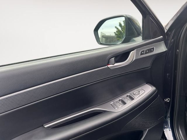 Certified 2025 Hyundai Palisade Limited AWD/4WD image 10