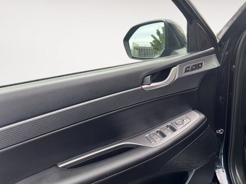 Certified 2025 Hyundai Palisade Limited AWD/4WD image 10